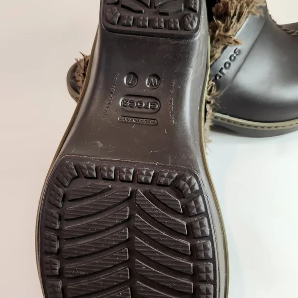 Crocs Plush Lined Clogs - Expresso/Walnut - Size 7 - Picture 2 of 10